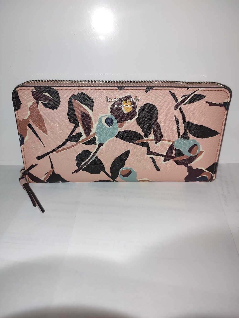 Kate Spade EUC++ Floral Long Zip Wallet (W39)